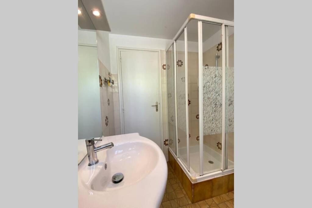 T2 Ensoleille. Terrasse, Jardin Commun, Vue, Parking. Appartement Cauterets Buitenkant foto