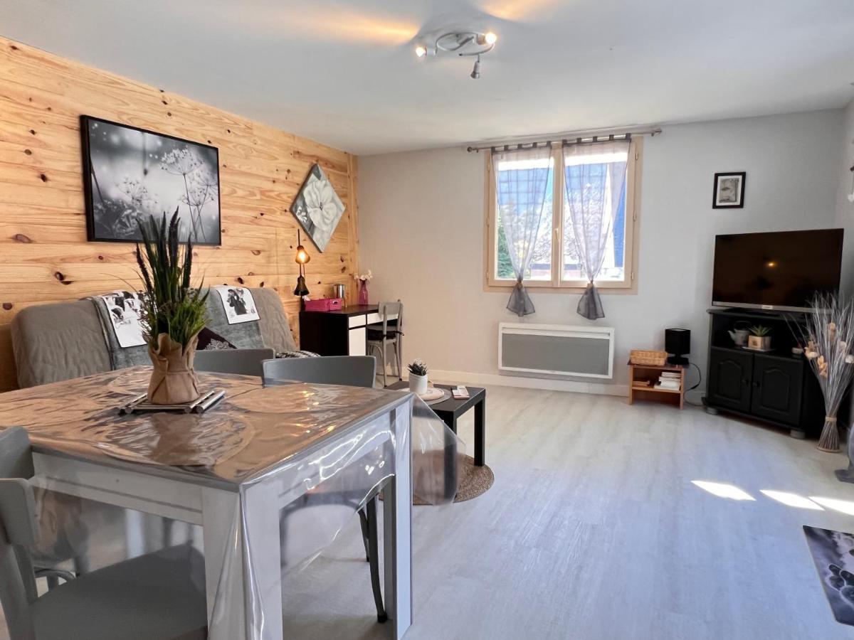T2 Ensoleille. Terrasse, Jardin Commun, Vue, Parking. Appartement Cauterets Buitenkant foto